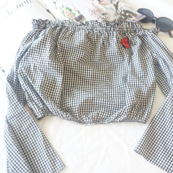 F21 Cropped Off the Shoulder Gingham Print Top - Picture 3 of 3
